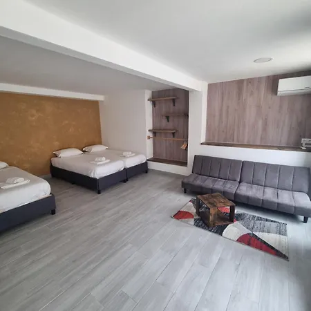 בית הארחה G3 Gamboa 3*